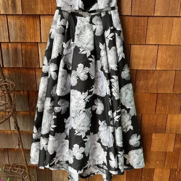 EUC Vince Camuto Black Floral Jacquard Off-the-Shoulder Formal Dress - Women's 6 - Picture 8 of 13